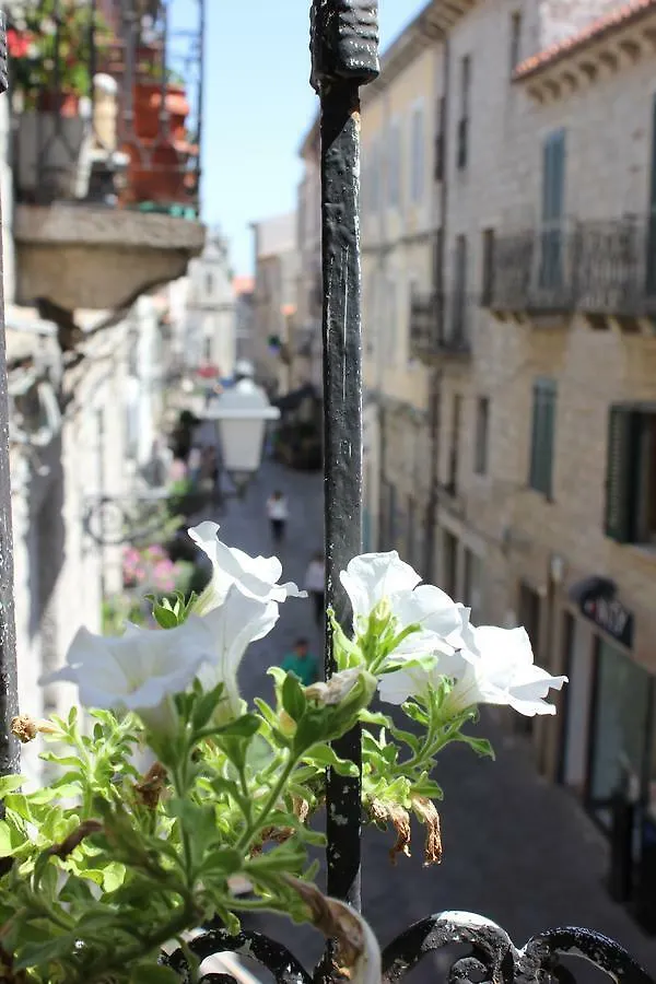 B&B Piazza Di L'Ara Tempio Pausania