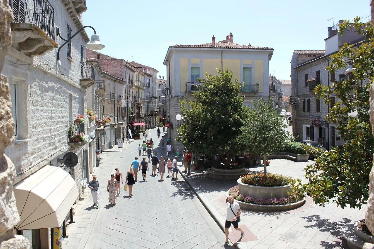 B&B Piazza Di L'Ara Tempio Pausania 2*,  Italy