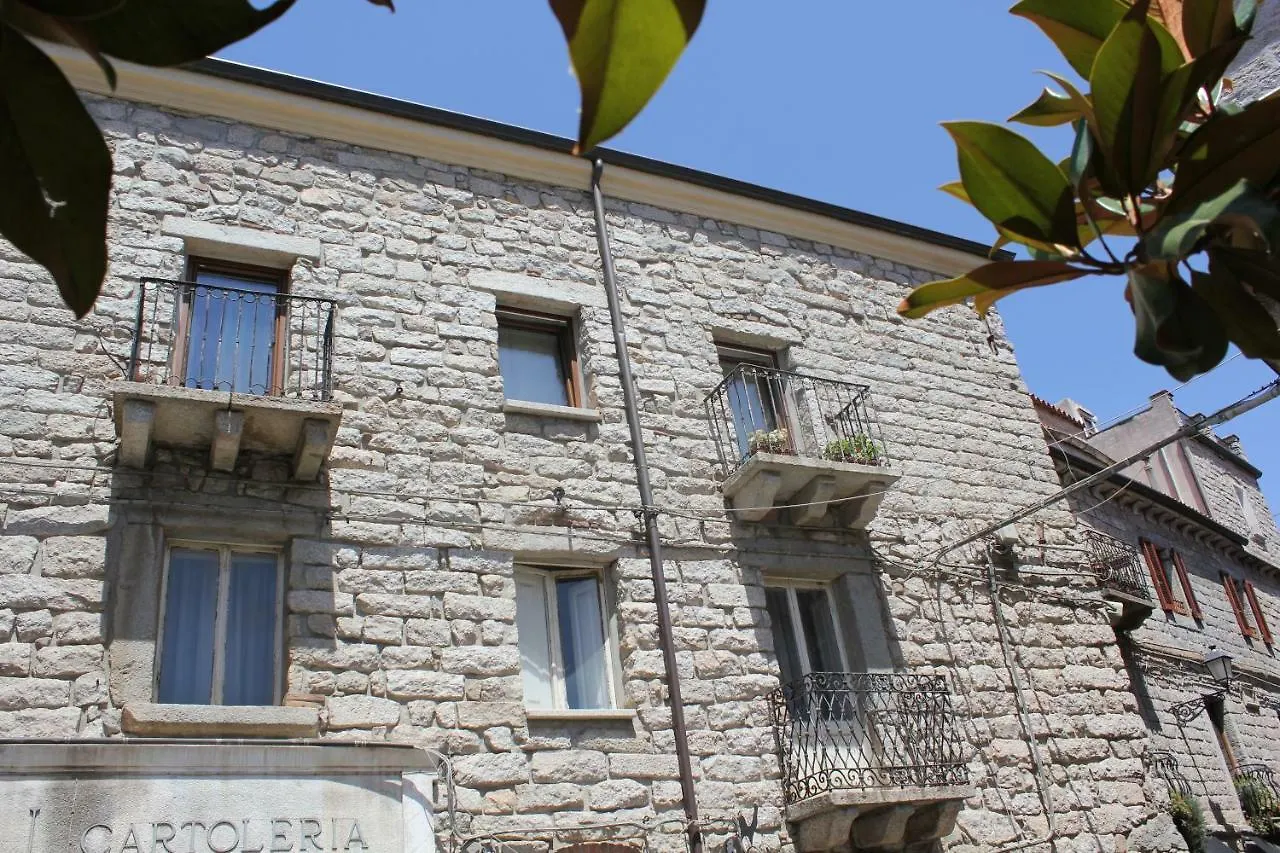B&B Piazza Di L'Ara Tempio Pausania Bed & Breakfast